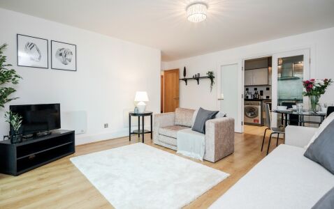 Vauxhall St Georges Wharf Apartment
