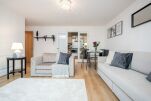 Vauxhall St Georges Wharf Apartment
                                    - Vauxhall, Central London