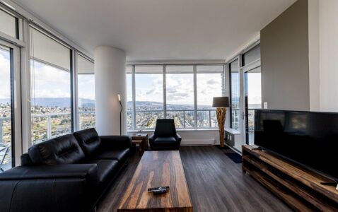 The Amazing Brentwood Apartments