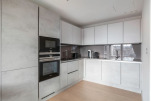 Sutherland Street Apartment
                                    - Pimlico, Central London