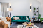 Open Plan Luxury Kitchen / Lounge 
