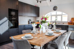 Open Plan Luxury Kitchen / Lounge 