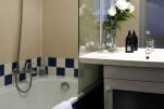 Bathroom, Kleber Serviced Apartments, Courbevoie