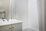 Paris Clamart Serviced Apartments, Bathroom
