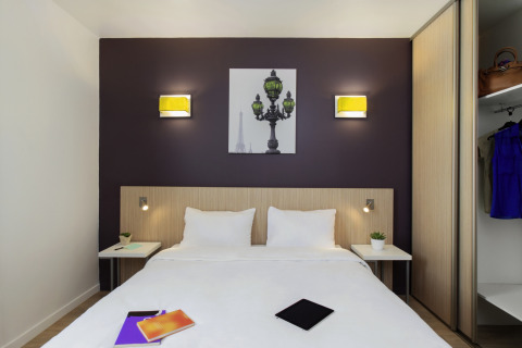 Paris Clichy Serviced Apartments, Paris, Bedroom