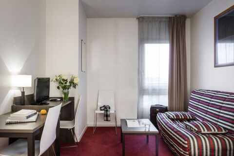 Paris La Villette Serviced Apartments, Paris, Living Room