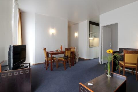 Paris Philippe Auguste Serviced Apartments, Paris, Dining Area