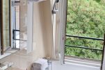 Philippe Auguste Serviced Apartments, Paris, Bathroom