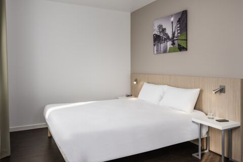 Paris Reuilly Serviced Apartments, Paris, Bedroom