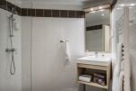 Paris Reuilly Serviced Apartments, Paris, Bathroom