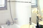 Paris Tour Eiffel Saint-Charles Serviced Apartments, Paris, Bathroom