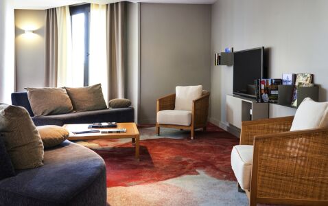 Toulouse Parthenon Apartments