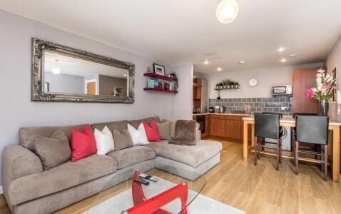 Argyle Street Apartment