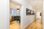 Hallway, Garrick Mansions Serviced Apartments in London