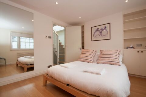 Bedroom, Kenway Road Serviced Apartments, Kensington, London