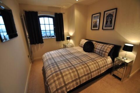 Bedroom, Warehouse Serviced Apartment, Hull