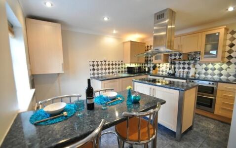 Plimsoll Way Apartment