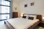Main Bedroom, Discovery Dock Serviced Apartments, Canary Wharf, London