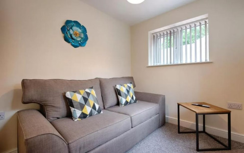 Eaton House Apartment