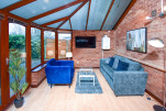 Conservatory & Lounge