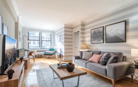 Stonehenge Gardens Apartment