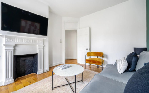 Gilbert Street Apartment