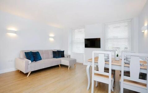 Rose Street Apartment
