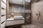1 Bedroom Apartment - Bathroom