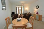 Living Room / Diner 