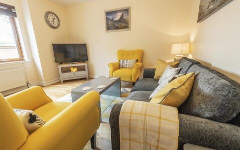 Duncraig Street Apartment