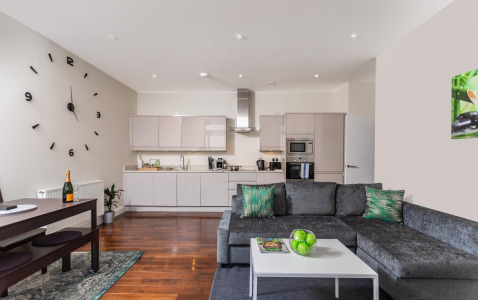 Park Street Penthouse Apartment