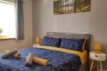 King size bedroom 