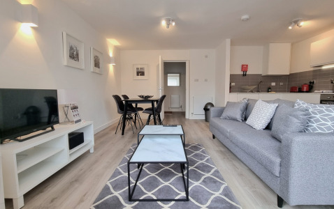 Kew Bridge Court Apartments