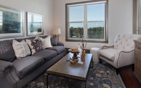 North Lois Avenue Apartment