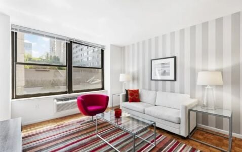 Christopher Columbus Drive Apartments