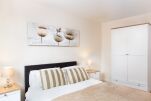 Bedroom, The Paramount Serviced Apartments, Swindon