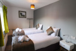 Winter Gardens Way Accommodation
                                    - Banbury, Oxfordshire