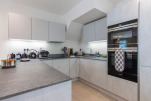 Inglis Way Apartment
                                    - Finchley, North London