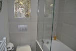 1 Alexandra Court Bathroom