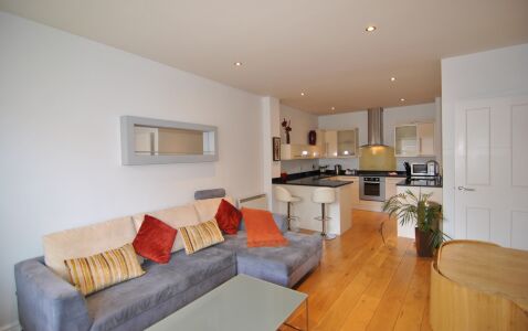 High Street Courtyard Apartments
