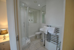 20 Pavilions, Bathroom