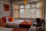 Milton House Accommodation
                                    - Luton, Bedfordshire