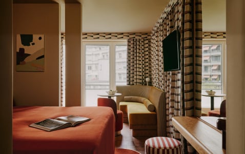 Locke am Platz, Enge