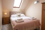 Isis Lakes Accommodation
                                    - Cirencester, Gloucestershire