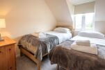 Isis Lakes Accommodation
                                    - Cirencester, Gloucestershire