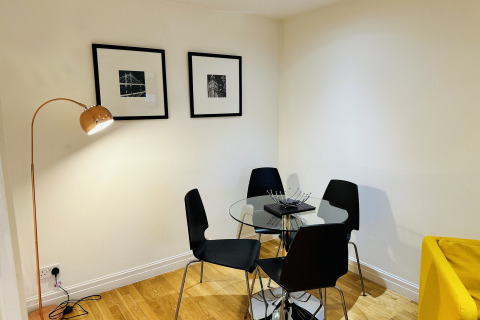 1.5 bedroom Dining area