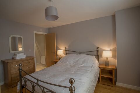 Bedroom, Greyfriars Serviced Apartments, Norwich