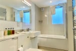 Jubilee House - Duplex - Bathroom