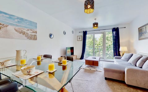 Stafford Gardens Apartment