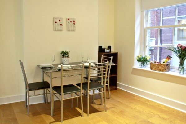 Dining Area, Artillery Lane Serviced Apartments, The City of London